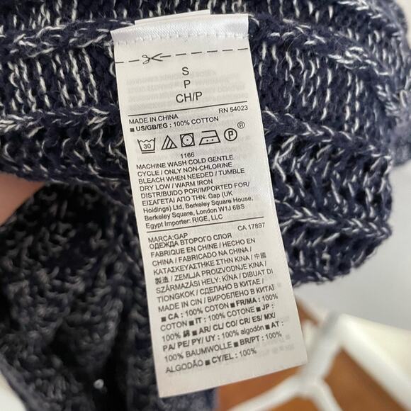 GAP Navy and White Sweater - Picture 4 of 4